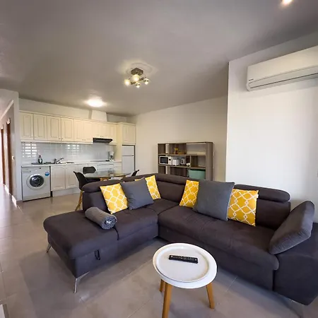Апартаменты Beachfront Primera Linea 2-03
